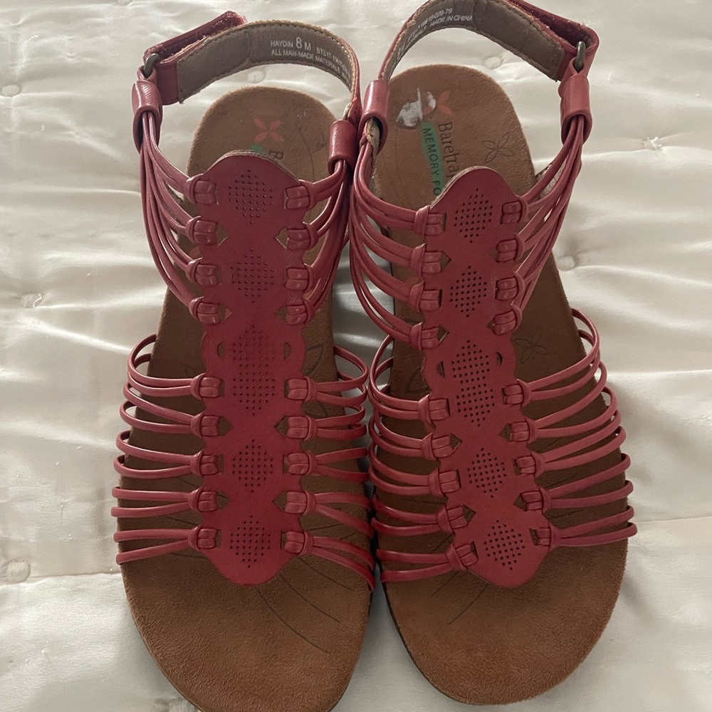 NWOT Baretrap Trudy wedge sandal